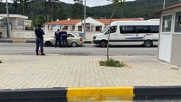 Tam kapanma öncesi Marmaris'e girişte denetimler sıkılaştı
