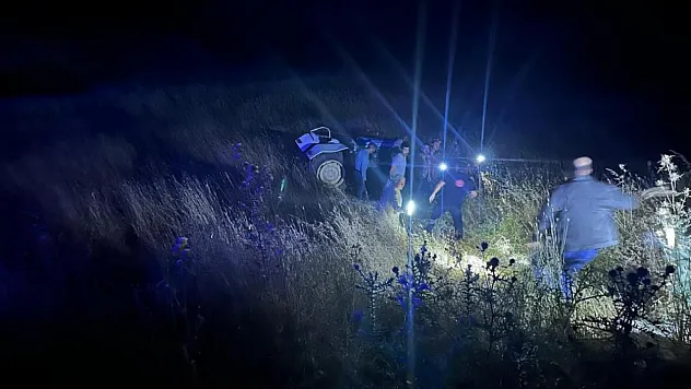 Tarladan Dönen Traktör Şarampole Uçtu: 3 Yaralı