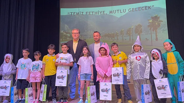 'Temiz Fethiye Mutlu Gelecek' çocukların oyunculuğuyla hayat buldu