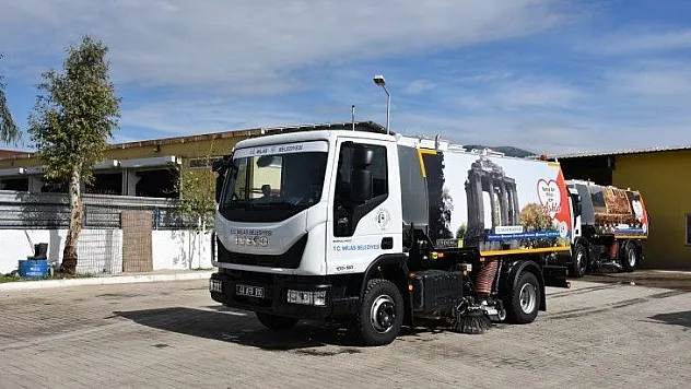 Temizlik araçları Milas sokaklarında boy gösterdi