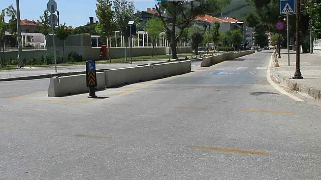 Termometre 41'i gösterdi, sokaklar boşaldı