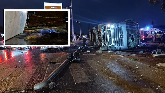 Tır Dolmuş Durağına Devrildi, Durakta bekleyen 2 kişi hayatını kaybetti