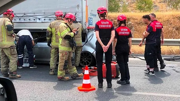 Tıra çarpan otomobilin sürücüsü hayatını kaybetti