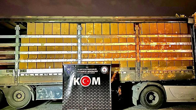 Tırda 4 ton kaçak tütün ele geçirildi