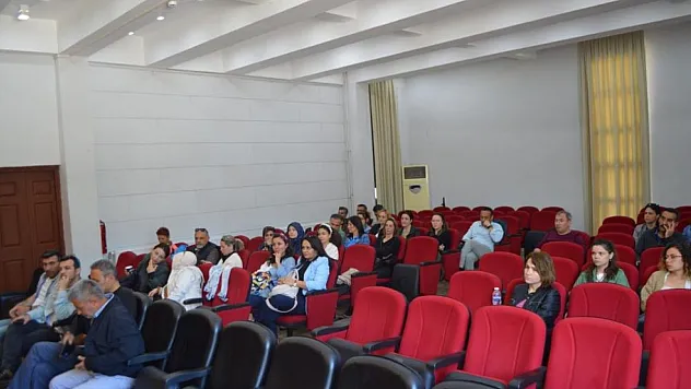 Trafik ekipleri sürücü kursu eğitmenlerine kurs verdi