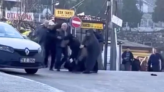Trafikte tekme tokat yol verme kavgası