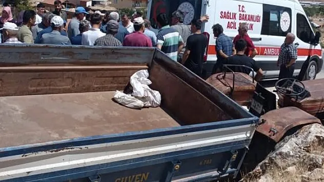 Traktör sürücüsü yaşlı adam kazada hayatını kaybetti