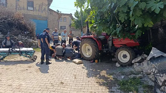 Traktörden düşen sürücü hayatını kaybetti