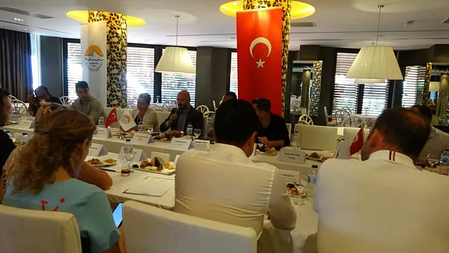 Turistlerden gelen şikayetler ile ilgili toplantı yapıldı