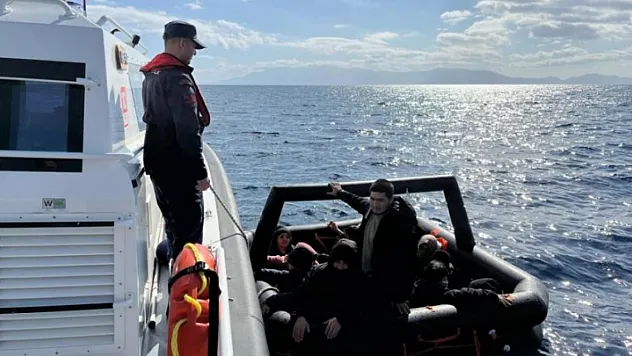 Türk Karasularına geri itilen düzensiz göçmenler kurtarıldı