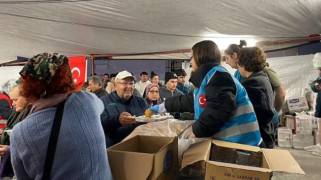 Türk Kızılay Fethiye Şubesi'nden Ramazan'ın İlk Gününde İftar Programı