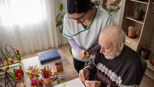 Türkiye'de Alzheimer Riski Büyüyor: 2050 Yılına Kadar 2,5 Katına Çıkabilir