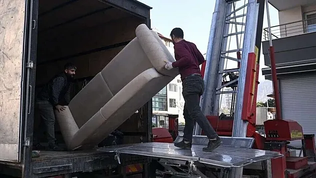 Türkiye'de geçen yıl yaklaşık 500 bin kişi iş ve tayin için taşındı