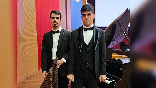 Türkiye'de ve Dünyada Bir İlk: İki Otizmli Deha '2BU' Doğu ve Batı'yı Fethiye'de Buluşturuyor