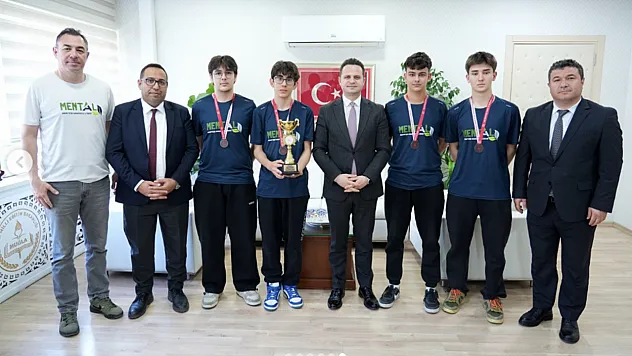 Türkiye üçüncüsü Menteşeli tenisçilerden İl ve İlçe Milli Eğitim Müdürlerine ziyaret