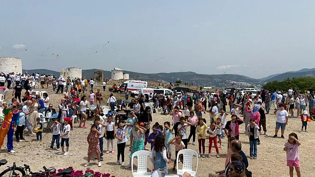 Uçurtmalar depremzedeler için uçuruldu