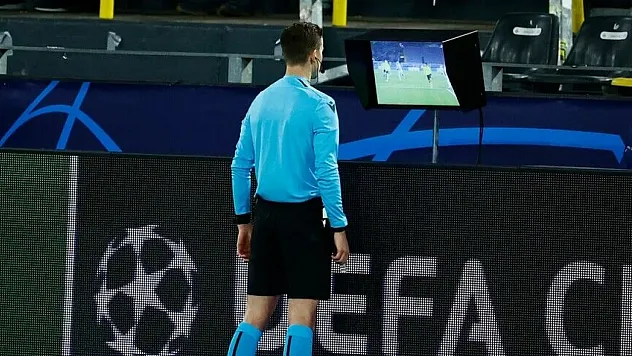 UEFA, hakemlerin karar alma süreçlerine açıklık getirmek için 'Clear Line'ı kullanıma sundu