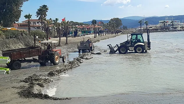 Ula Akyaka sahili yaz sezonuna hazırlanıyor