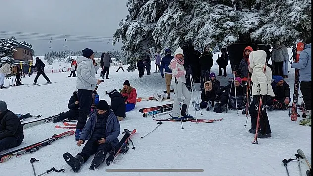 Uludağ'da mahsur kalan tatilciler kurtarıldı
