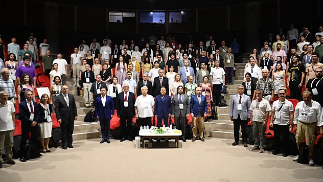 Uluslararası Fizik Kongresi Herodot Kültür Merkezi'nde yapıldı