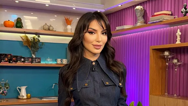 Ünlü manken bu kez mutfak tutkusunu sergilemek için ekran karşısında