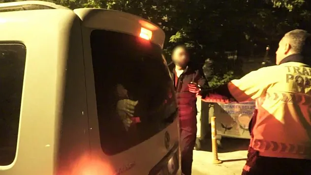 Uygulamada görüntü alan gazetecinin üzerine yürüdü: 'Çekme beni senin donuna kadar alırım'
