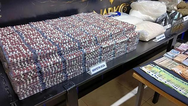 Uyuşturucu şebekeleri çökertildi