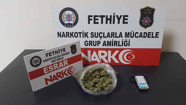 Uyuşturucuyu iç çamaşırına sakladı