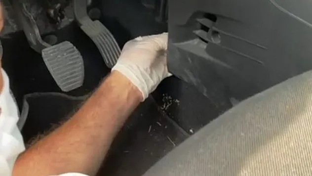 Uyuşturucuyu öyle bir yere sakladı ki polisler de şaşırdı