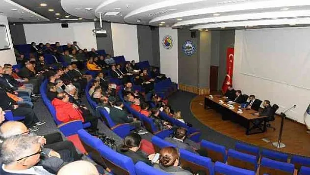 VALİ TAVLI BODRUM'DA MUHTARLAR İLE BİR ARAYA GELDİ