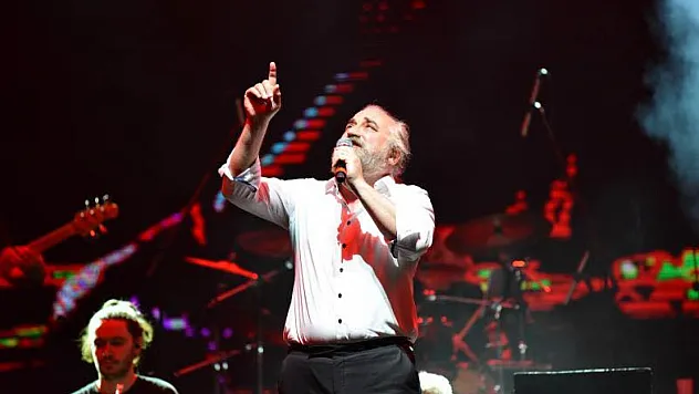 Volkan Konak Kuzey Kıbrıs'taki Konseri Sırasında Hayatını Kaybetti