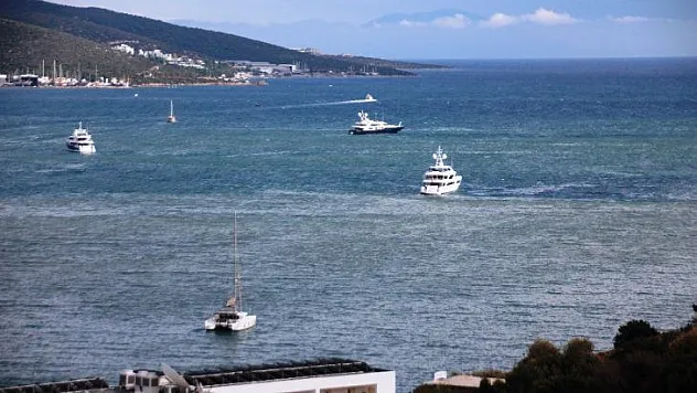 Yağmur dindi, denizin rengi değişti