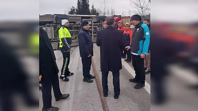 Yalova'da servis midibüsü kaza yaptı: 1 ölü, 20 yaralı