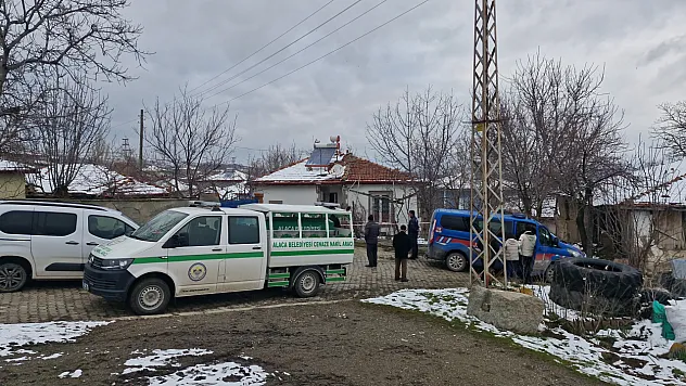 Yaşlı kadın evinde ölü bulundu