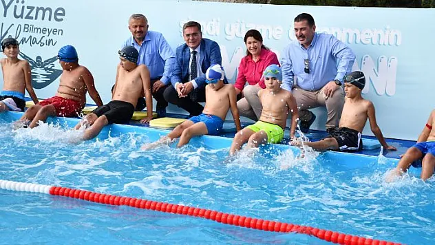 YATAĞAN HALKI, YÜZME HAVUZUNA KAVUŞTU