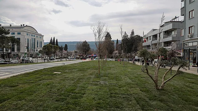 Yıkılan Orgeneral Mustafa Muğlalı İşhanı Alanında Çevre Düzenlemesi Yapıldı