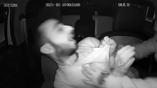 Yine taksiciye saldırı! Aracına aldığı kadın yüzünden darbedildi