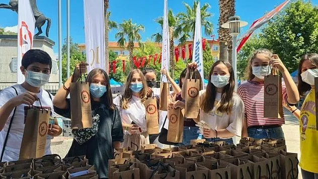 YK Enerji çocuklara bin lavanta fidesi dağıttı