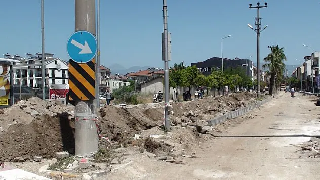 YOL YAPIM ÇALIŞMALARI DEVAM EDİYOR