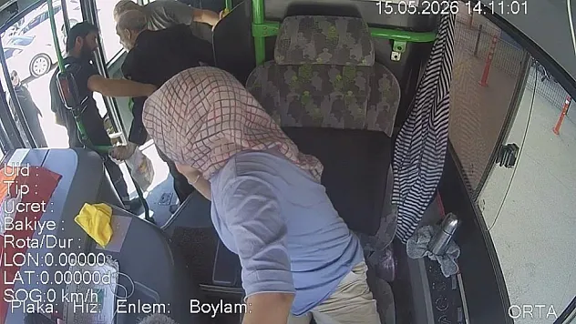 Yolcusu fenalık geçirince kadın şoför rotayı hastaneye çevirdi
