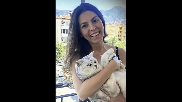 Yolun karşısına geçmek isterken otomobilin çarptığı kadın hayatını kaybetti