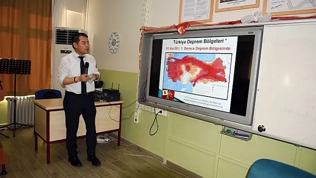 Yoshinori Moriwaki, Fen Lisesi Öğrencileriyle Bir Araya Geldi