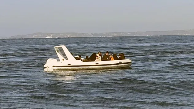 Yunanlıların geri ittiği 14 düzensiz göçmen kurtarıldı