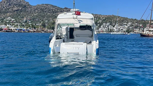 Yüzlerce Kişinin Gözü Önünde Battı