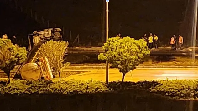 Zeytinyağı yüklü tanker kaza yaptı