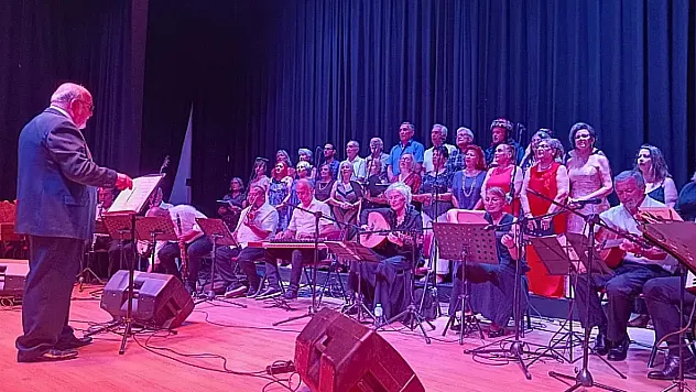Fethiye'de Birleşik Emekliler Sendikası Türk Müziği Korosundan Unutulmaz Konser