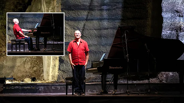 23. Uluslararası Gümüşlük Müzik Festivali'nde İngiliz piyanist Charles Owen konser verdi