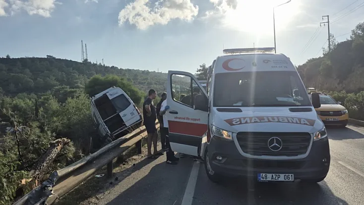 Bodrum’da makas atıp minibüsü şarampole uçurdu: 2 yaralı