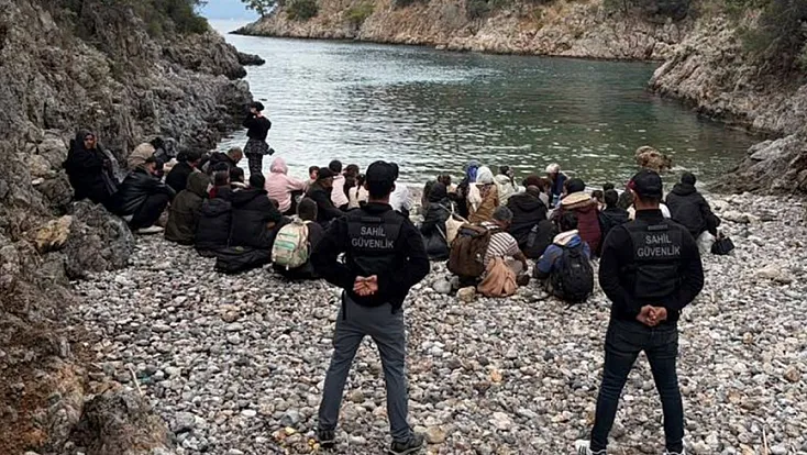 Fethiye’de 34’ü çocuk 62 düzensiz göçmen yakalandı