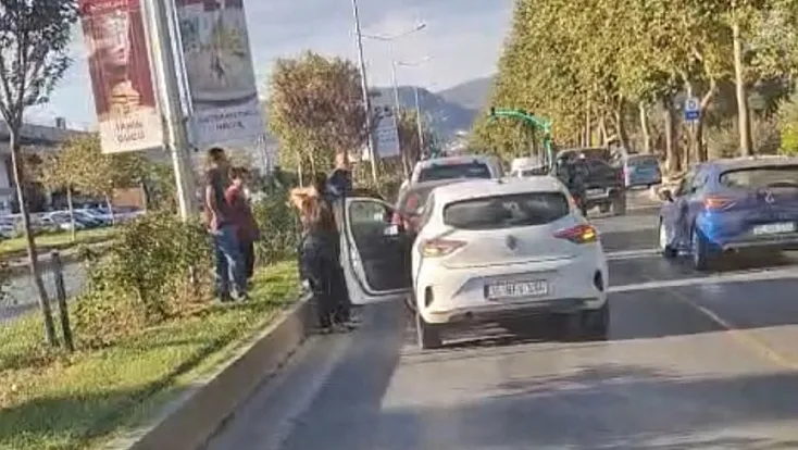 Menteşe’de 3 aracın karıştığı zincirleme kaza